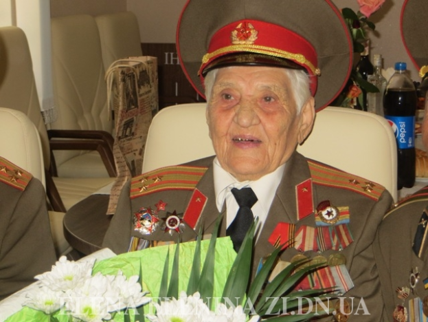 Покровск: С 90-летним юбилеем поздравили фронтовичку Таисию Мовчан
