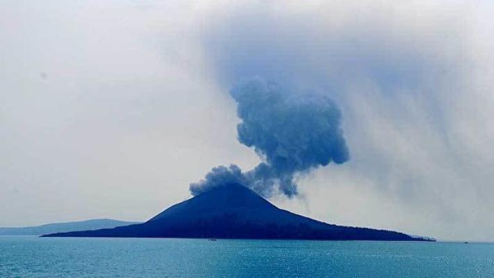 В Индонезии вулкан уменьшился втрое после извержения
