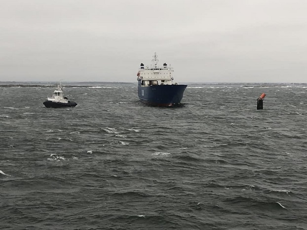 В Балтийском море потерял управление и застрял пассажирский паром