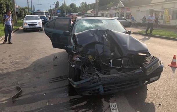 В Черкассах водитель насмерть сбил мать с ребенком и сбежал 