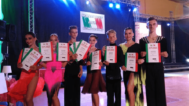 Славянские спортсмены завоевали бронзу на чемпионате Европы по спортивным танцам
