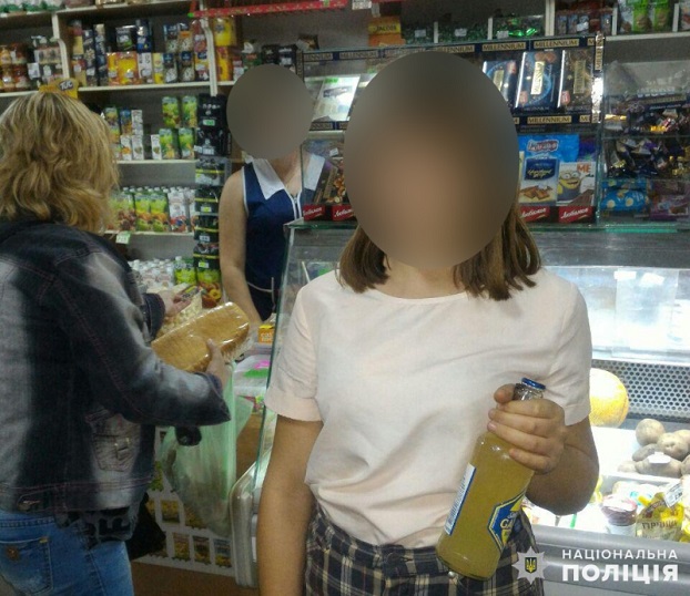 В Бахмуте алкогольные напитки продали девочке-подростку