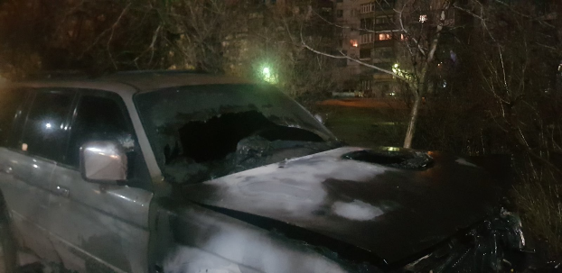 В ночь на 31 марта в Мариуполе сгорели два автомобиля