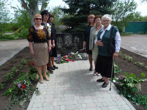   В поселке Бересток Константиновского района открыли памятный знак «Детям войны»