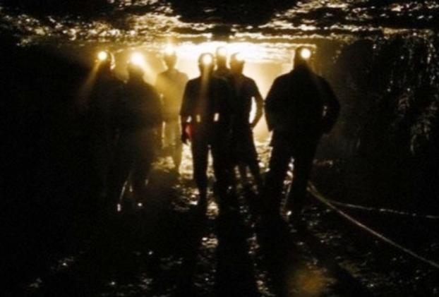 Жены шахтеров Доброполья увидели, где «зарыта» зарплата их мужей
