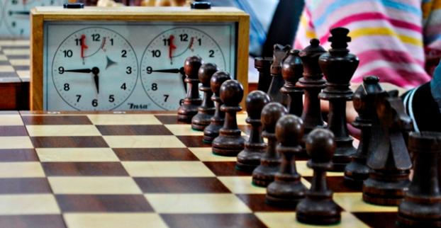 В Славянске организовали шахматный досуг для пенсионеров