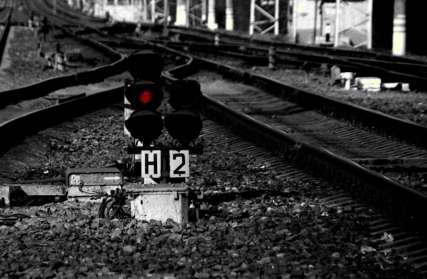 В Харьковской области мужчина погиб под колесами пассажирского поезда