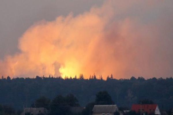В Черниговской области взрывы на складах с боеприпасами: эвакуированы 10 тысяч человек