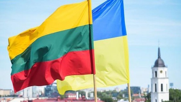 Украинцы смогут ездить в Прибалтику без загранпаспортов