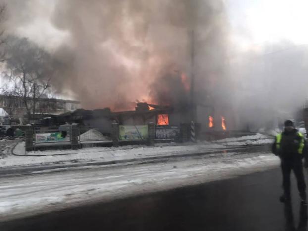 В Краматорске сгорела строительная база в Старом городе 