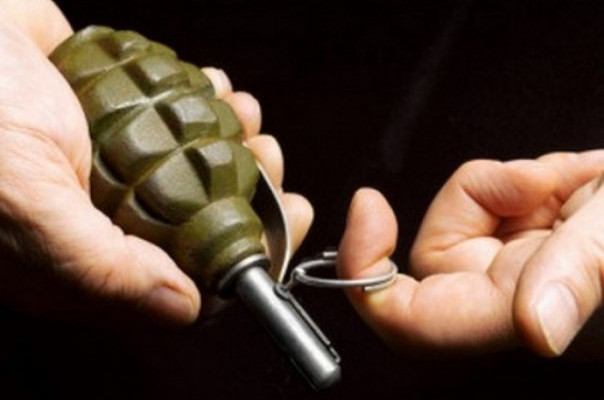 В Докучаевске подросток нашел гранату. Она взорвалась у него в руках