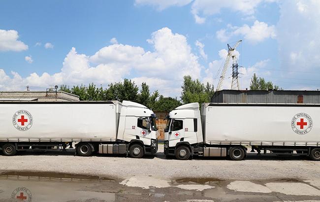 Красный Крест направил на Донбасс четыре грузовика с гумпомощью