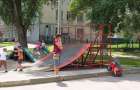 В Запорожье пытались украсть ребенка с детской площадки