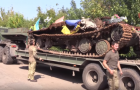 В Покровск доставили подбитый танк, который станет частью мемориала