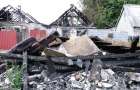 Пожар в Мирнограде: семья лишилась дома и просит помощи