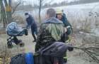 История спасения: Как в Северодонецке из воды вытащили рыбаков