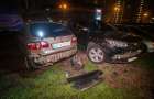 В Киеве пьяный водитель протаранил семь авто на стоянке