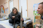 10 км пешком: Глава Монобанка пообещал купить дом 98-летней жительнице Очеретиного, которая вышла из поселка