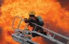 Во время тушения пожара в Славянске спасли двух человек