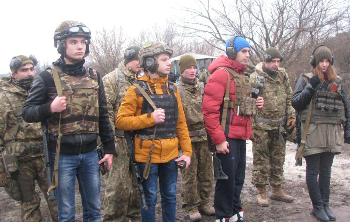 Краматорские школьники съездили на экскурсию к десантникам в Дружковку