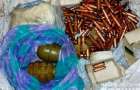 В Доброполье на одном из предприятий нашли пакет патронов и две гранаты