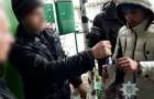Житель Дружковки, куривший на детской площадке, прятал в рукаве шприц с «наркотой»
