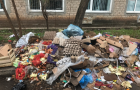 К Новому году продавцы Константиновки «украшают» город мусором и отходами