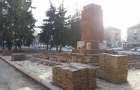 Reconstruction of the square in Druzhkovka: Now it’s time of the pedestal of the monument to Lenin