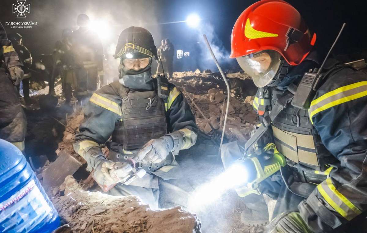 Одиннадцать погибших: Разбор завалов в Покровском районе продолжается