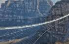 Для любителей пощекотать нервы: В Китае открыли стеклянный мост
