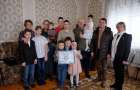 В Славянске многодетной семье подарили двухэтажный дом 