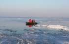На Одесчине спасали подростков, которые уплыли в море на льдине
