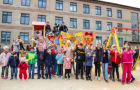 Благотворители установили новую детскую площадку в Новоселовке