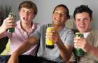 В Украине каждый пятый подросток употребляет алкоголь у себя дома